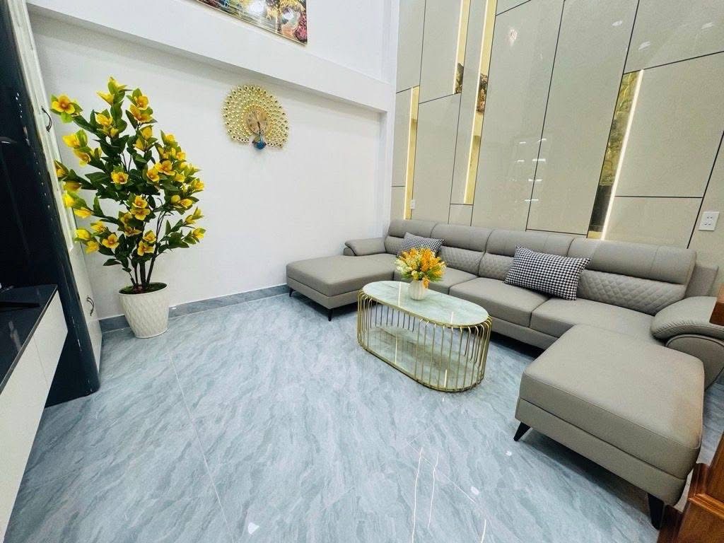 Nhà 5 tầng full nội thất cao cấp, giáp Tân Bình, ô tô đỗ cửa, 45m2 6,85 tỷ, Gò Vấp, gần siêu thị Emart 2