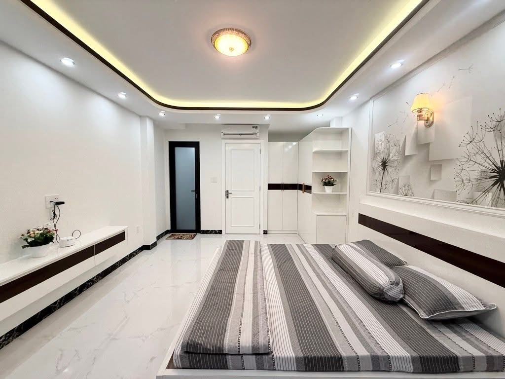 Bán nhà xe hơi 7 tới nhà, Phú Nhuận, Huỳnh Văn Bánh, 33m2 8,3 tỷ