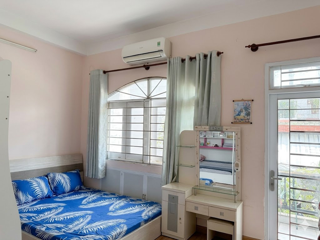 Ngay nhà thờ Chí Hoà, Vân Côi, hẻm Vf3, diện tích 4,21m x 13,7m, trệt, 2 lầu, sân thượng, giá 9,9 tỷ
