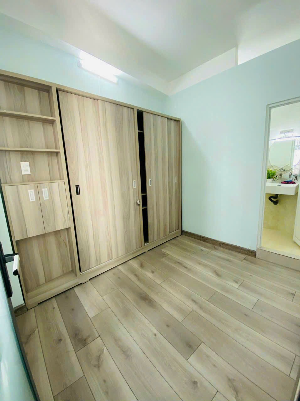 nhà kinh doanh Nở hậu Bà Triệu, quận 5, 32m2, 4 phòng ngủ, 4wc, có sổ hồng riêng