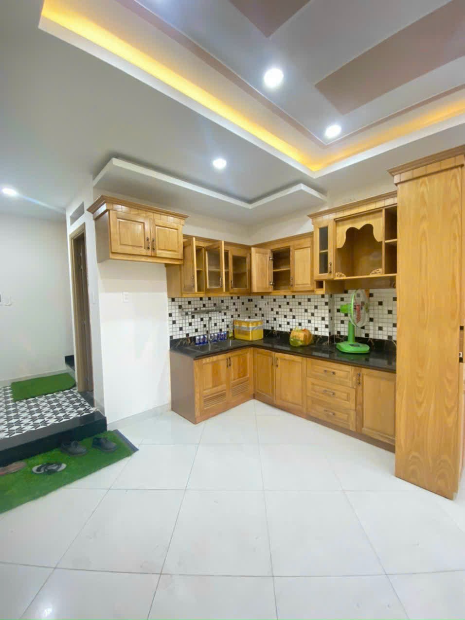 Bán nhanh nhà hẻm Nguyễn Hồng Đào 40m2, 3 phòng ngủ, 3wc có sổ hồng riêng