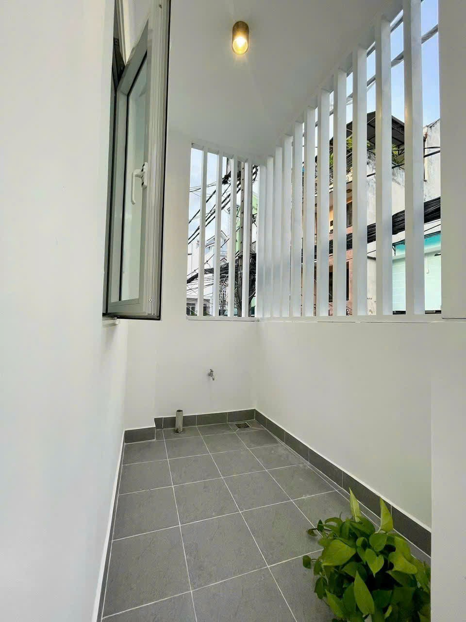 Nhà hẻm xe hơi Âu Cơ, 5m x 8,5m, 3 phòng ngủ, 3wc, có sổ hồng riêng