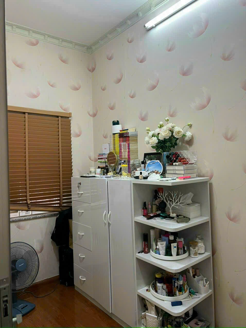 Hẻm xe hơi Trần Hưng Đạo 32m2, 2PN, 3WC có SHR vào ở ngay tiện ích đầy đủ