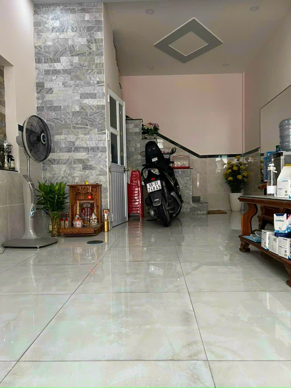 Hẻm xe hơi Trần Hưng Đạo 32m2 2PN 3WC có SHR vào ở ngay