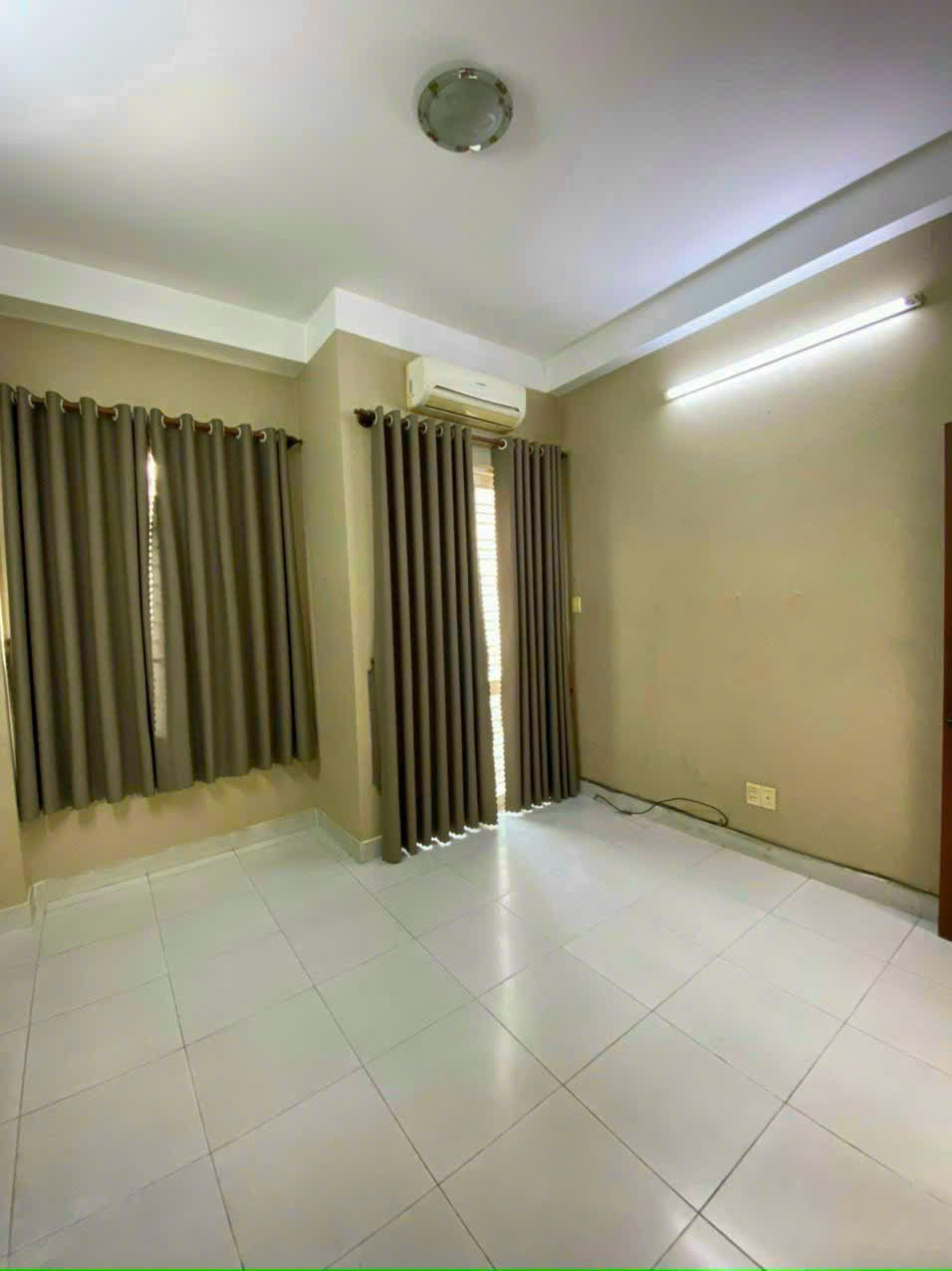 Chốt nhanh nhà Ngô Gia Tự, 35m2, 4 phòng ngủ, 4wc