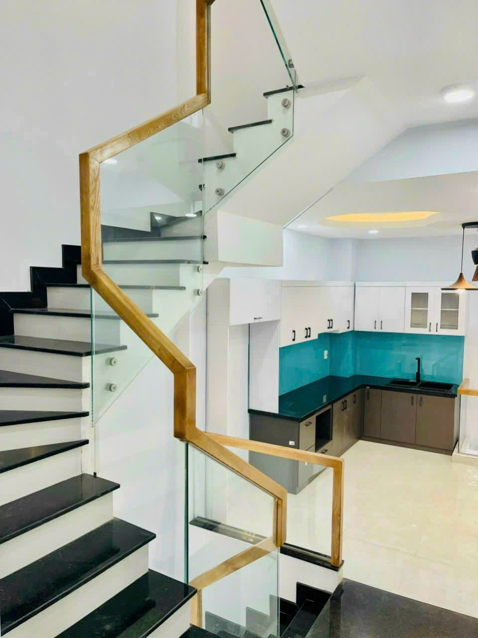 Chốt nhanh nhà Trung tâm Quận 5, 3,5m x 12m, 3 PN, 4 WC có SHR vài ở ngay
