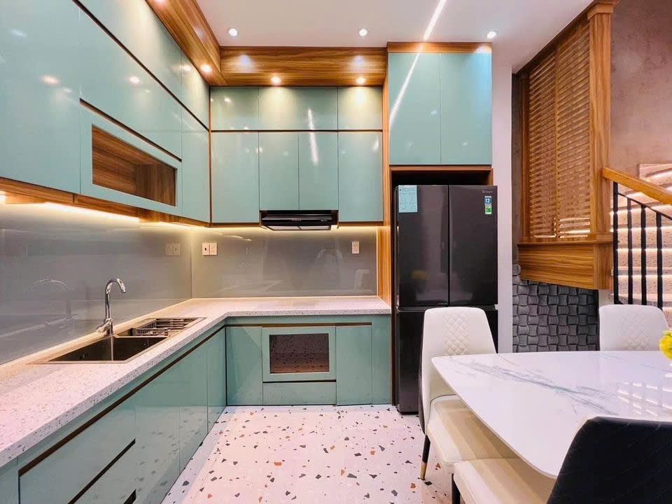 Nhà 2 tầng 41,6m2 - Ô tô ngủ trong nhà - Sát mặt tiền Nguyễn Duy Trinh - Long Trường - Quận 2 - 2.79 tỷ