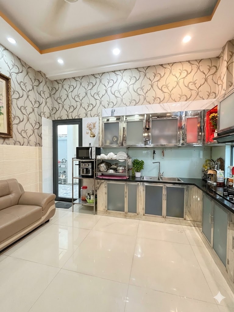 Tổ ấm cho gia đình 3 bước ra Tiểu học Trần Văn Ơn, bên hông khu Ẩm Thực Lữ Gia, 10 tỷ