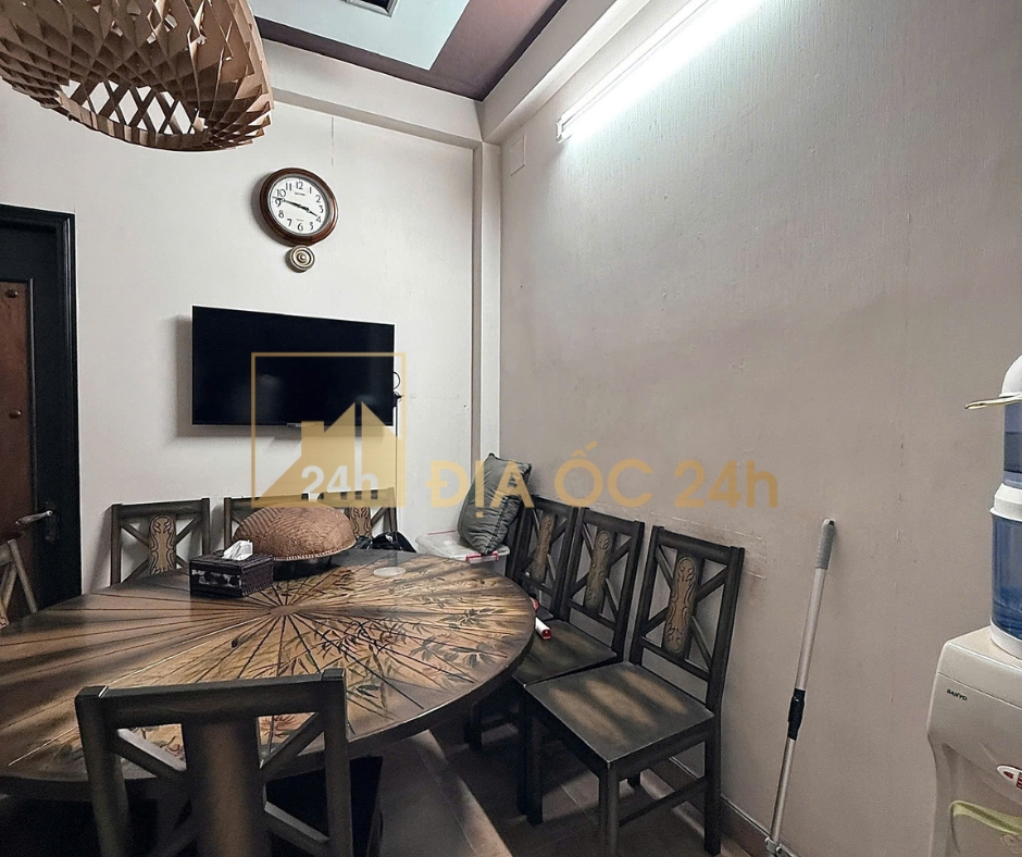 Bán nhà 2 mặt hẻm Nguyễn Thị Minh Khai, Quận 3, ngay công viên, 49m², 4 tầng
