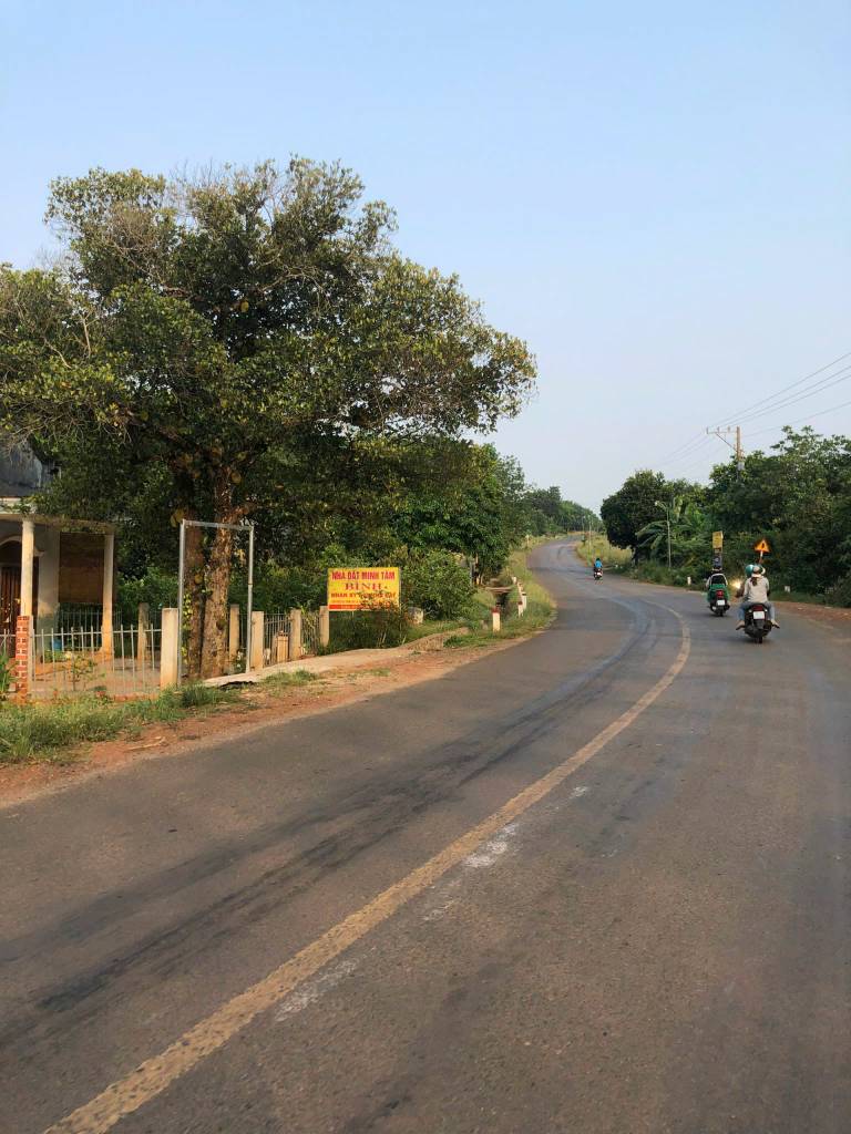 Bán đất ở 500m2 ở khu vực dân cư hiện hữu, ngay đường liên thôn