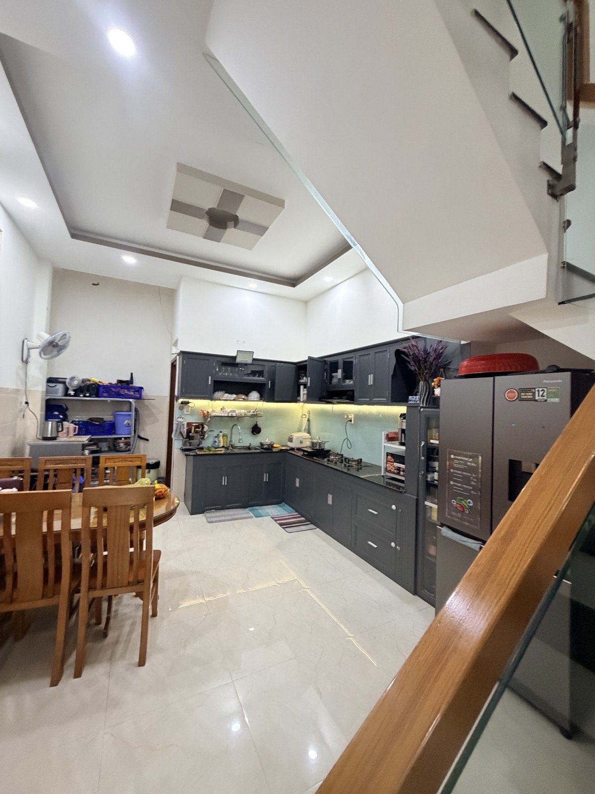 Dương Đình Hội chỉ 6 tỷ, có nhà 3 lầu, hẻm xe hơi, 4,2m x 14,5m, hoàn công, vào ở ngay