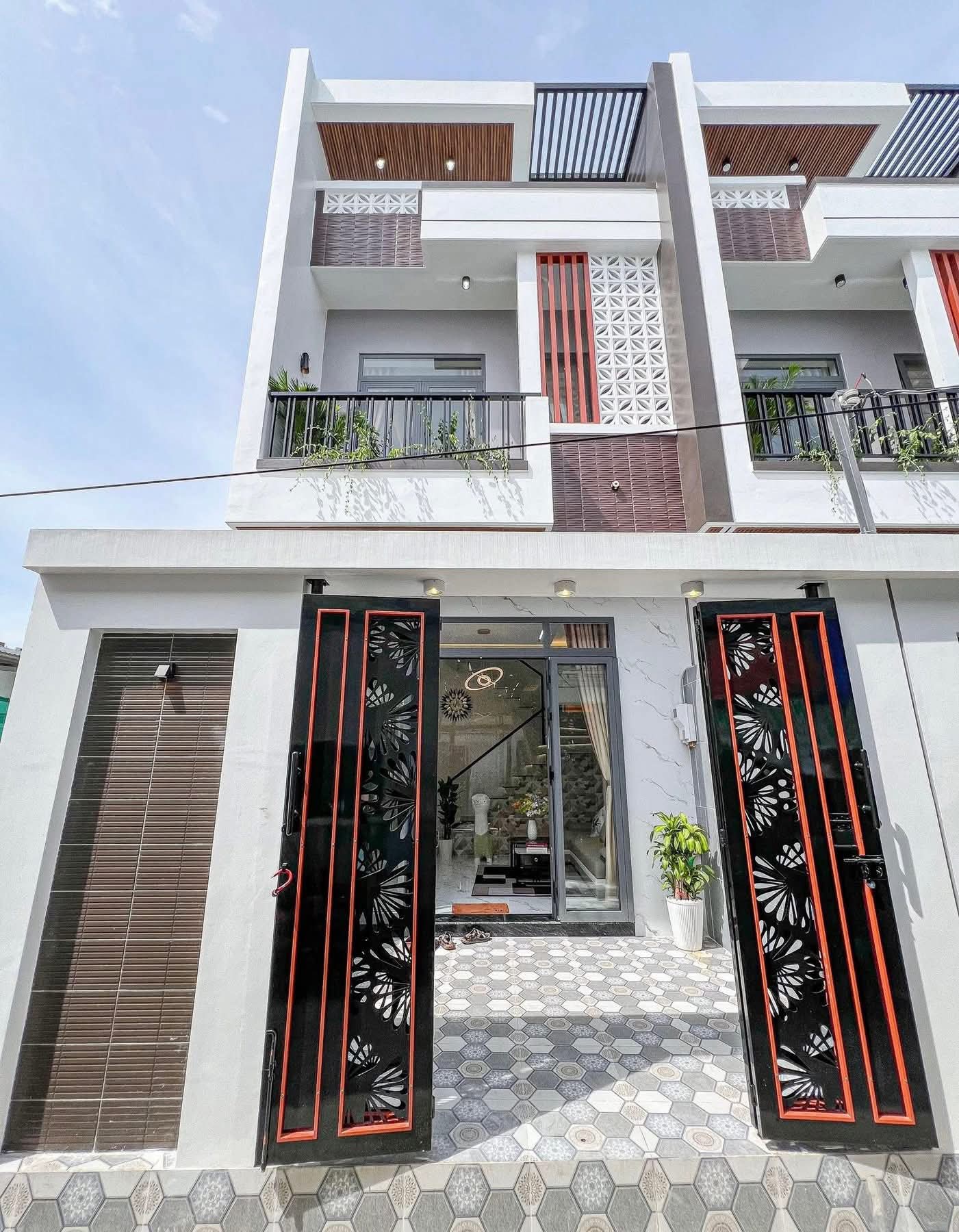 Nhà 1 lầu 5m x 20m Tạ Quang Bửu, quận 8. Giá 750 triệu, đang cho thuê 20 triệu/ tháng