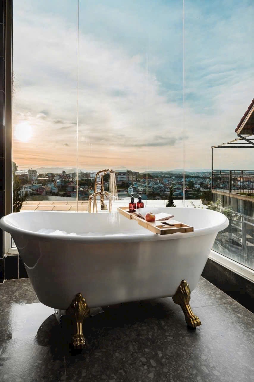 Căn vill đẹp đẳng cấp tại Nam Hồ có hồ bơi, view triệu đô