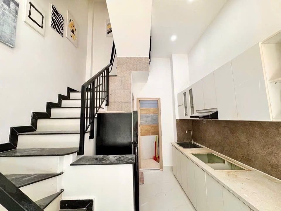 Nhà hẻm Hòa Hảo - Quận 10 - 2 ngủ 45m² – chỉ 2.2 tỷ - Khu dân trí cao