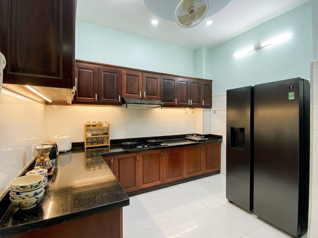 Nguyễn Trọng Tuyển, ngay vòng xoay Lăng Cha Cả 41m2, 4 tầng, hẻm thông, nhà cao thoáng, ở quá sướng