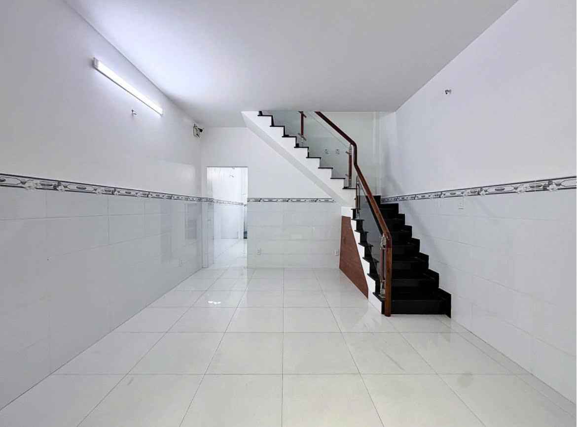 Chỉ vài bước chân ra mặt tiền Phạm Thế Hiển và trục đường thương mại Cao Lỗ