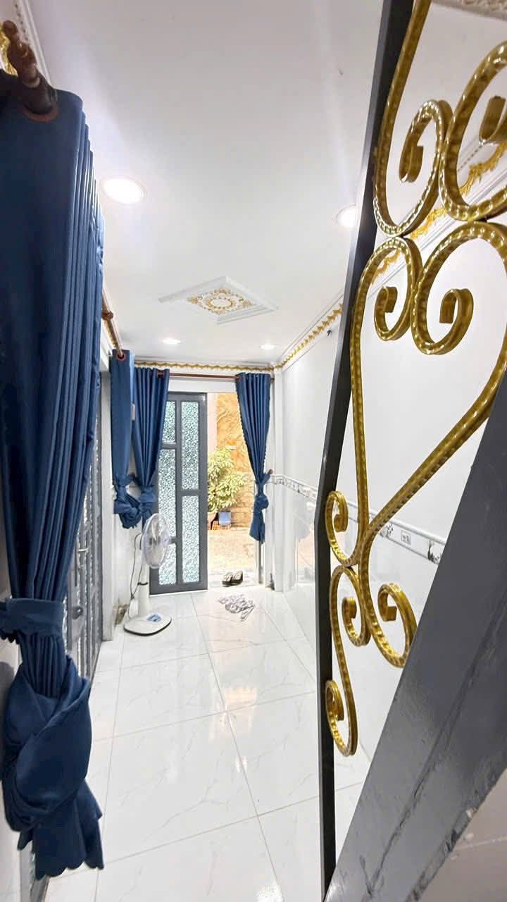 Nhà hẻm 2 Luỹ Bán Bích, Tân Phú, diện tích 2m x 9m, nở hậu, 1 trệt, 2 lầu, 2PN, 3WC