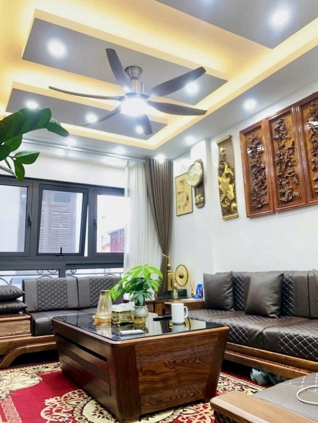 Phân lô Cầu Giấy, 35m2 x 6 tầng thang máy, ô tô, ngõ nông, ở, kinh doanh, 8 ngủ, 2 mặt ngõ