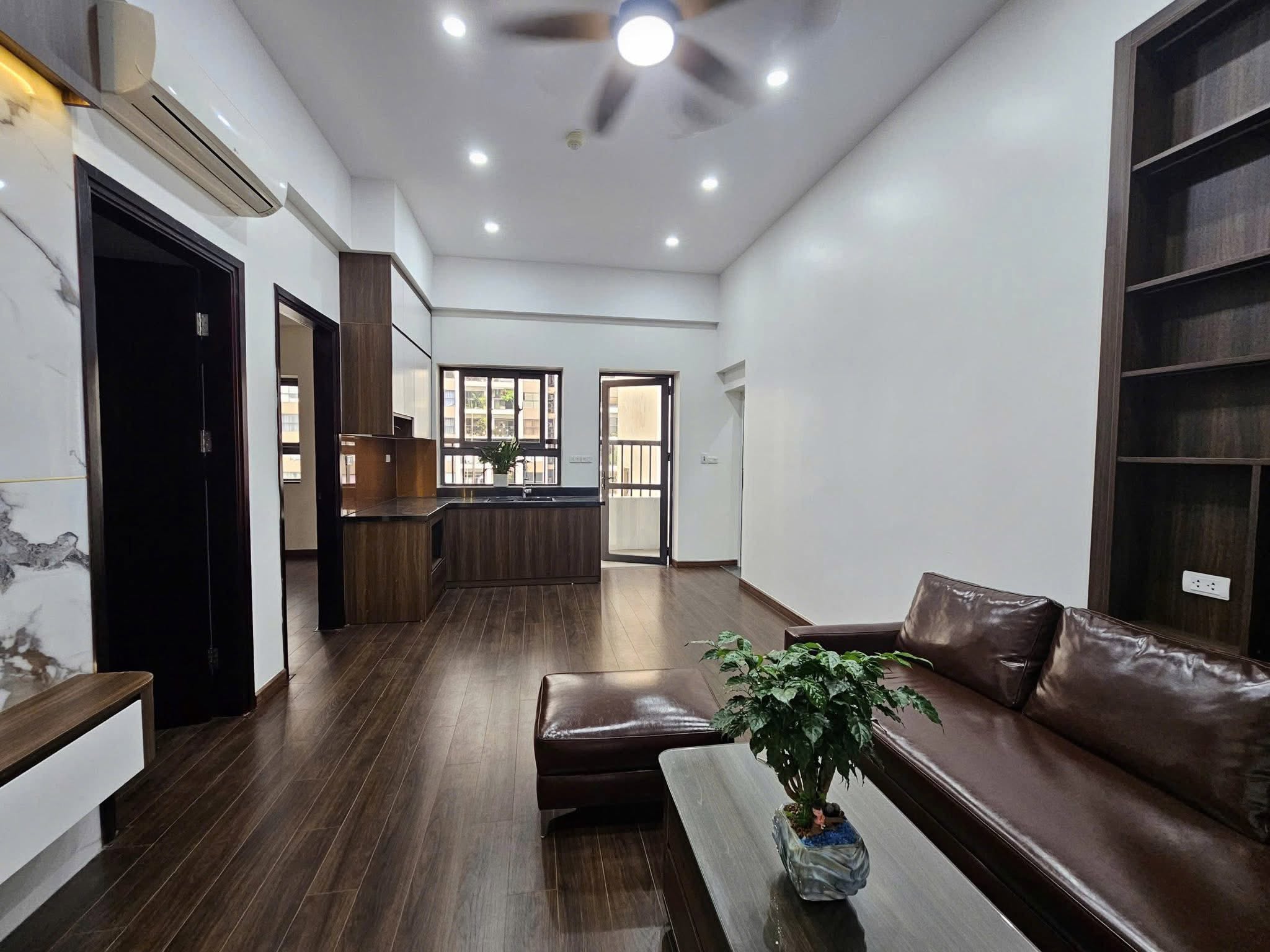 Bán căn chung cư đường Hoàng Đạo Thành - 57m2 - 2 phòng ngủ