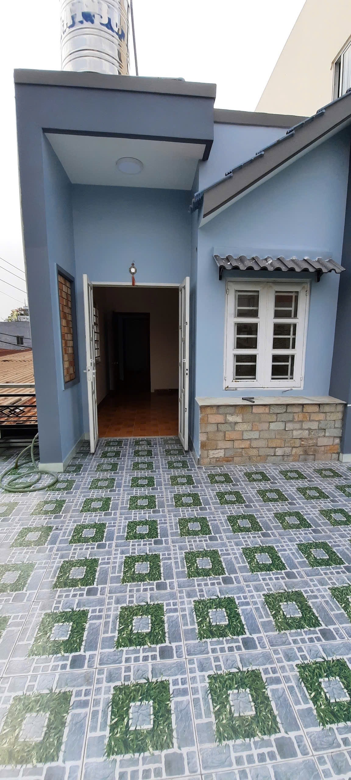 Chính chủ bán gấp nhà mái thái ngang 6m, 1 trệt, 1 lầu, 3 phòng ngủ, 91m2