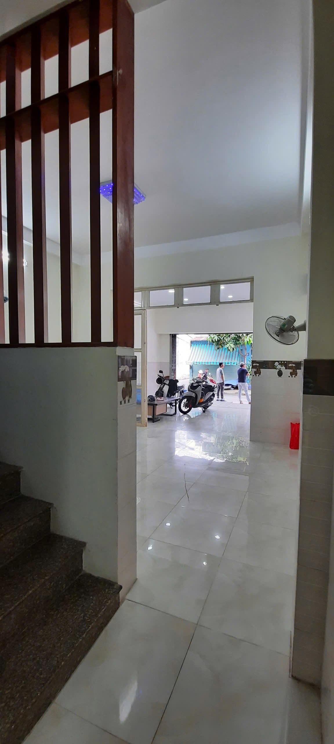 Chính chủ bán gấp nhà mái thái ngang 6m, 1 trệt, 1 lầu, 3 phòng ngủ, 91m2