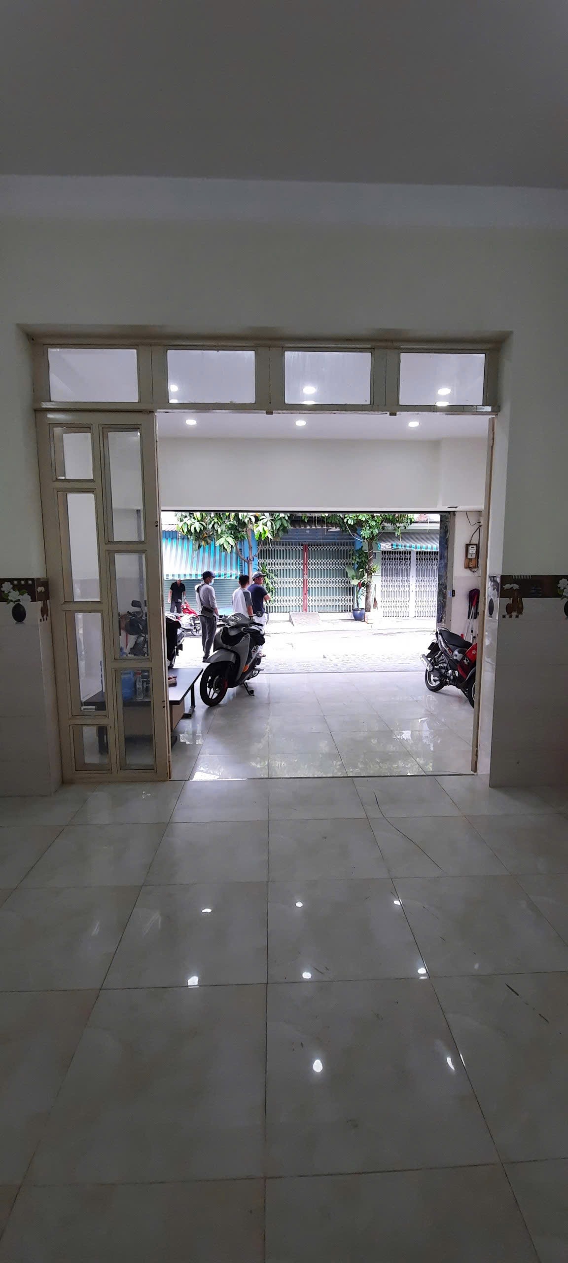 Chính chủ bán gấp nhà mái thái ngang 6m, 1 trệt, 1 lầu, 3 phòng ngủ, 91m2