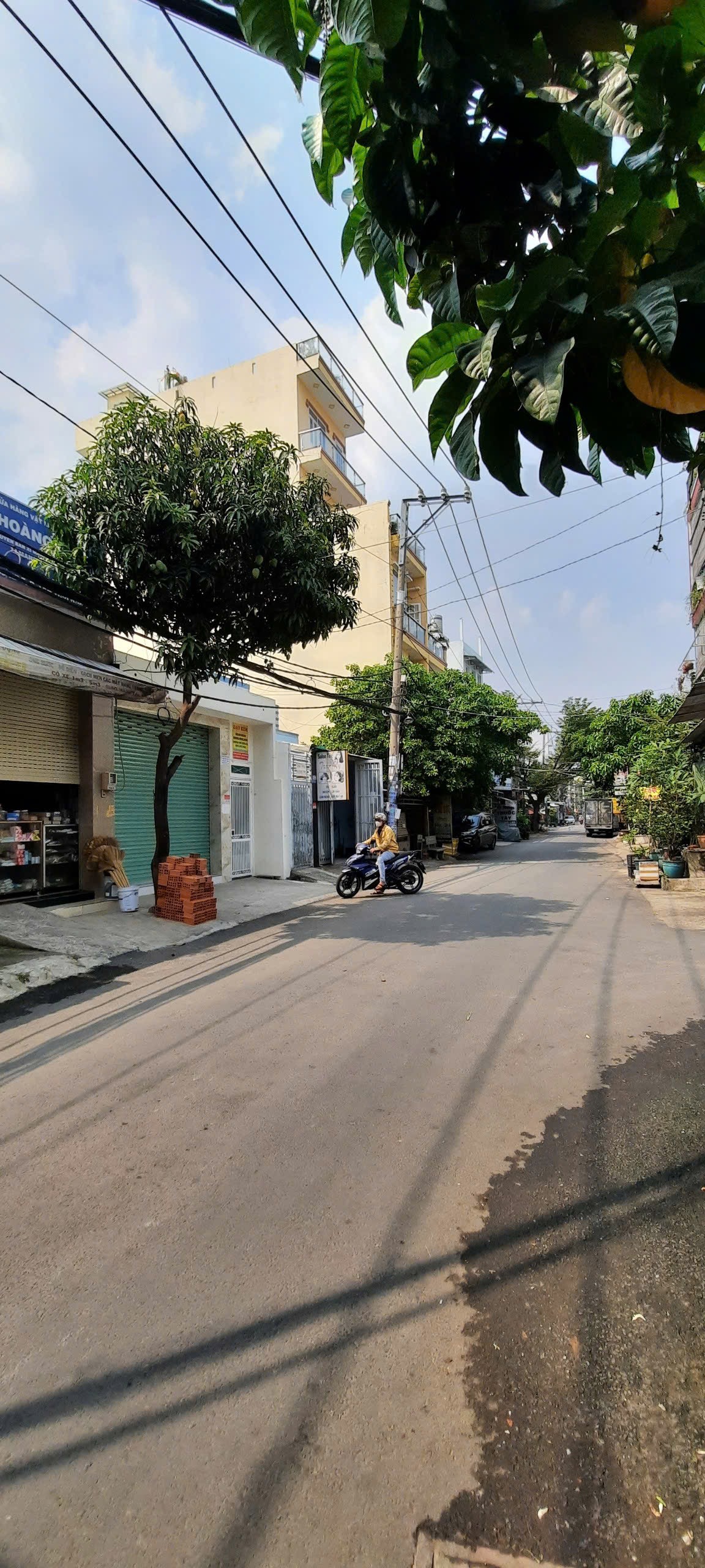Chính chủ bán gấp nhà mái thái ngang 6m, 1 trệt, 1 lầu, 3 phòng ngủ, 91m2