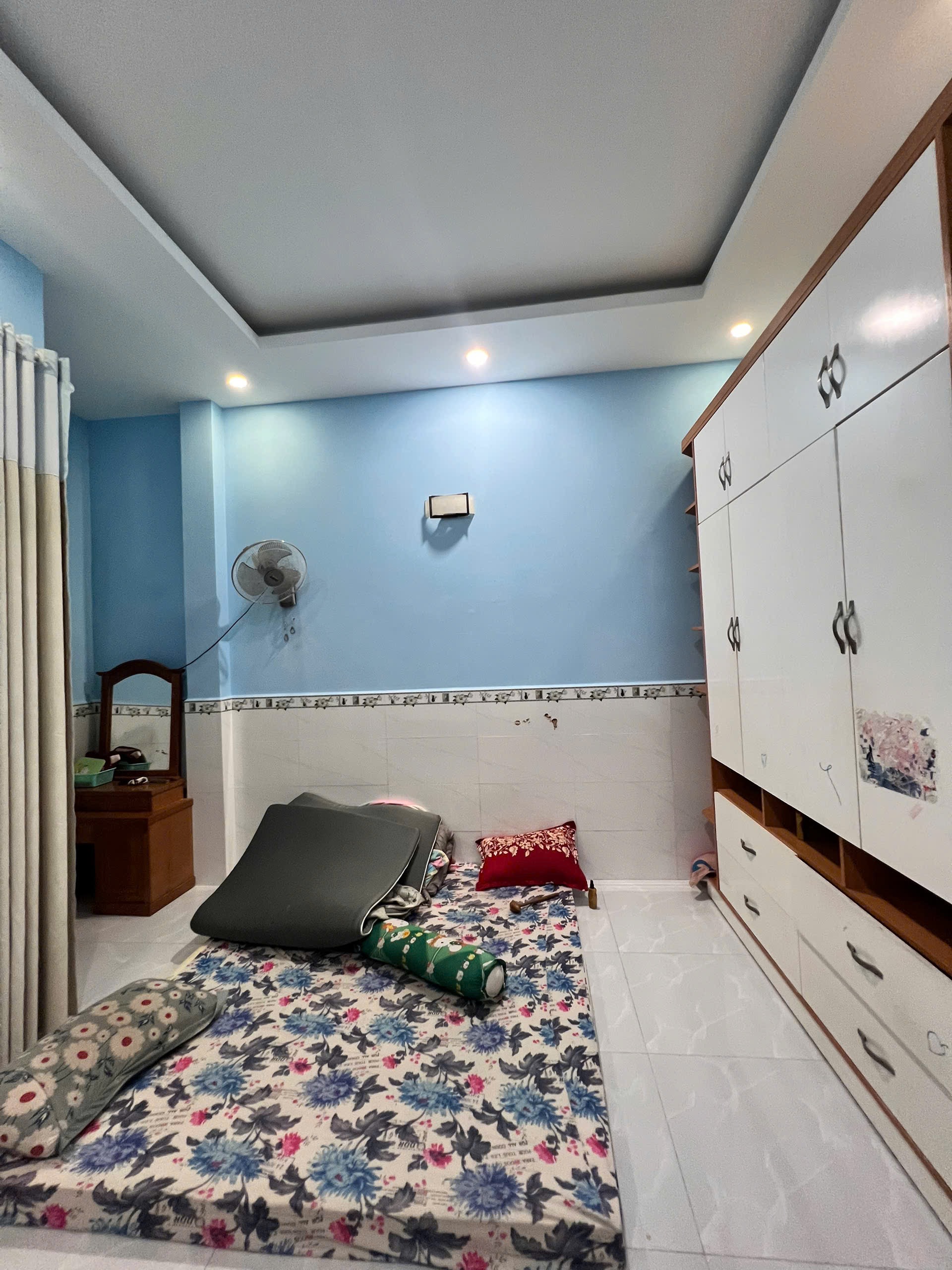 Phước Long B - 6 tỷ hơn - 70m2 - nhà 2 lầu - hẻm xe hơi sát mặt tiền - hoàn công vuông vức