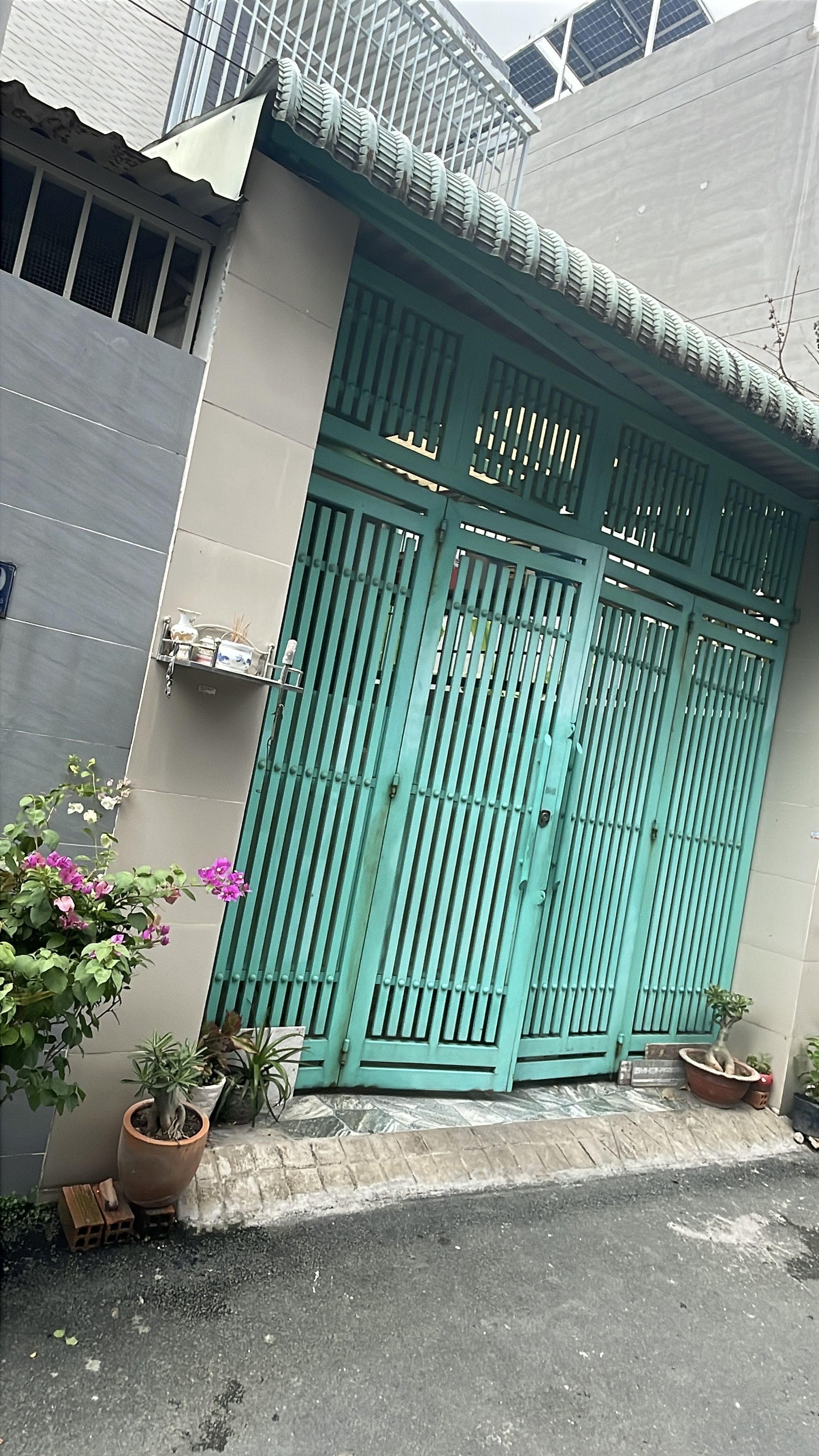 Phước Long B - 6 tỷ hơn - 70m2 - nhà 2 lầu - hẻm xe hơi sát mặt tiền - hoàn công vuông vức