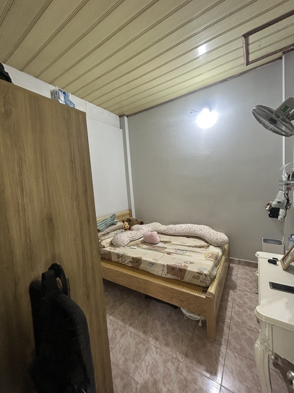 Phường Tân Phú hơn 3 tỷ, 72m2, nhà 2 phòng ngủ, ngang 6,2m, cấp 4 còn mới vào ở ngay