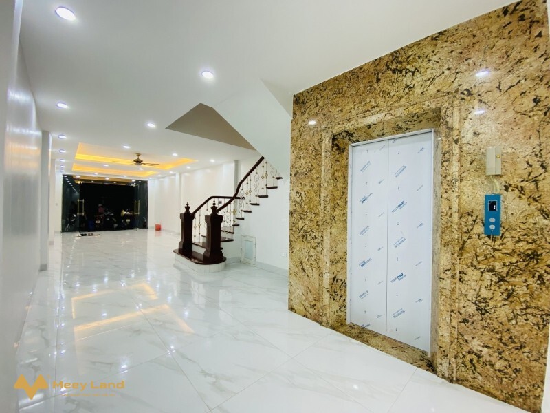 Bán gấp nhà phố Tạ Quang Bửu 170m2, 6 tầng, mặt tiền 5m, giá 30 tỷ