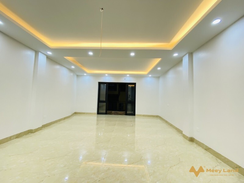 Bán gấp nhà phố Tạ Quang Bửu 170m2, 6 tầng, mặt tiền 5m, giá 30 tỷ