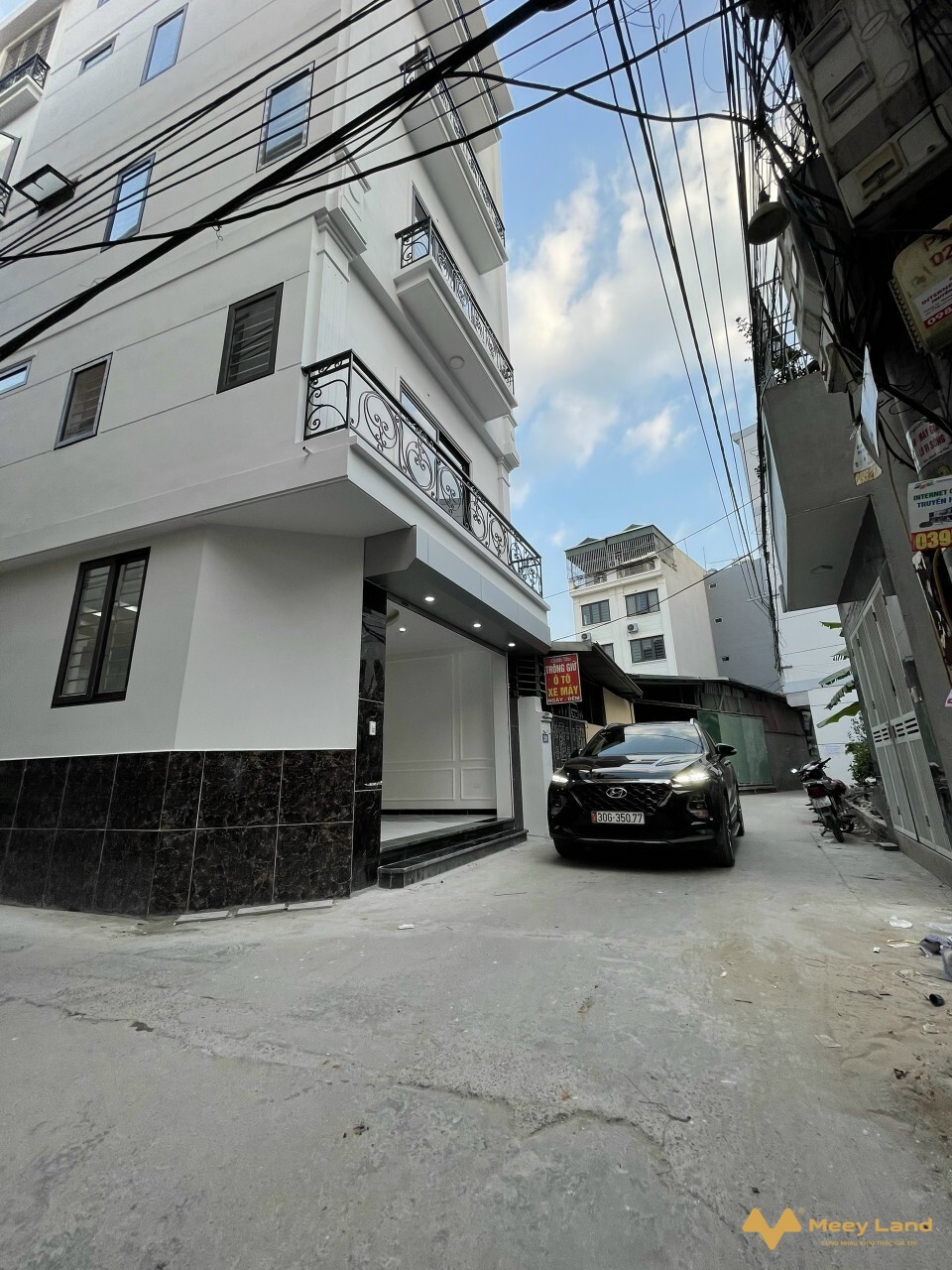 Nhà mặt đường Kim Chung, xây 5 tầng, ô tô đỗ, 2 mặt tiền thoáng, kinh doanh nhỏ, giá 5.2 tỷ