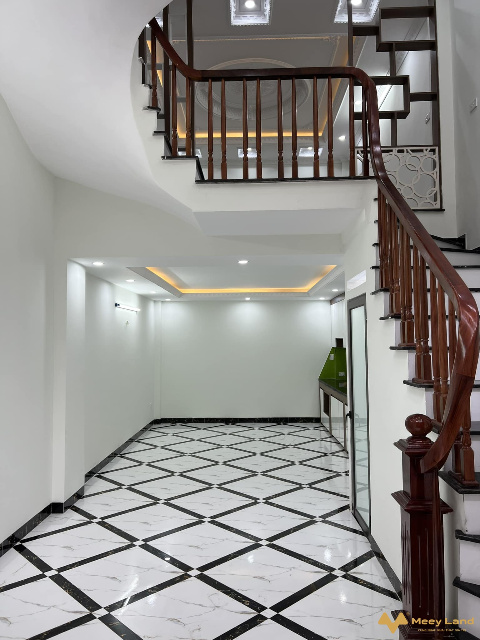 Bán nhà Tứ Hiệp 45m2, xây mới ở luôn, ngõ ba gác, ô tô hơn 10m, giá 6,95 tỷ