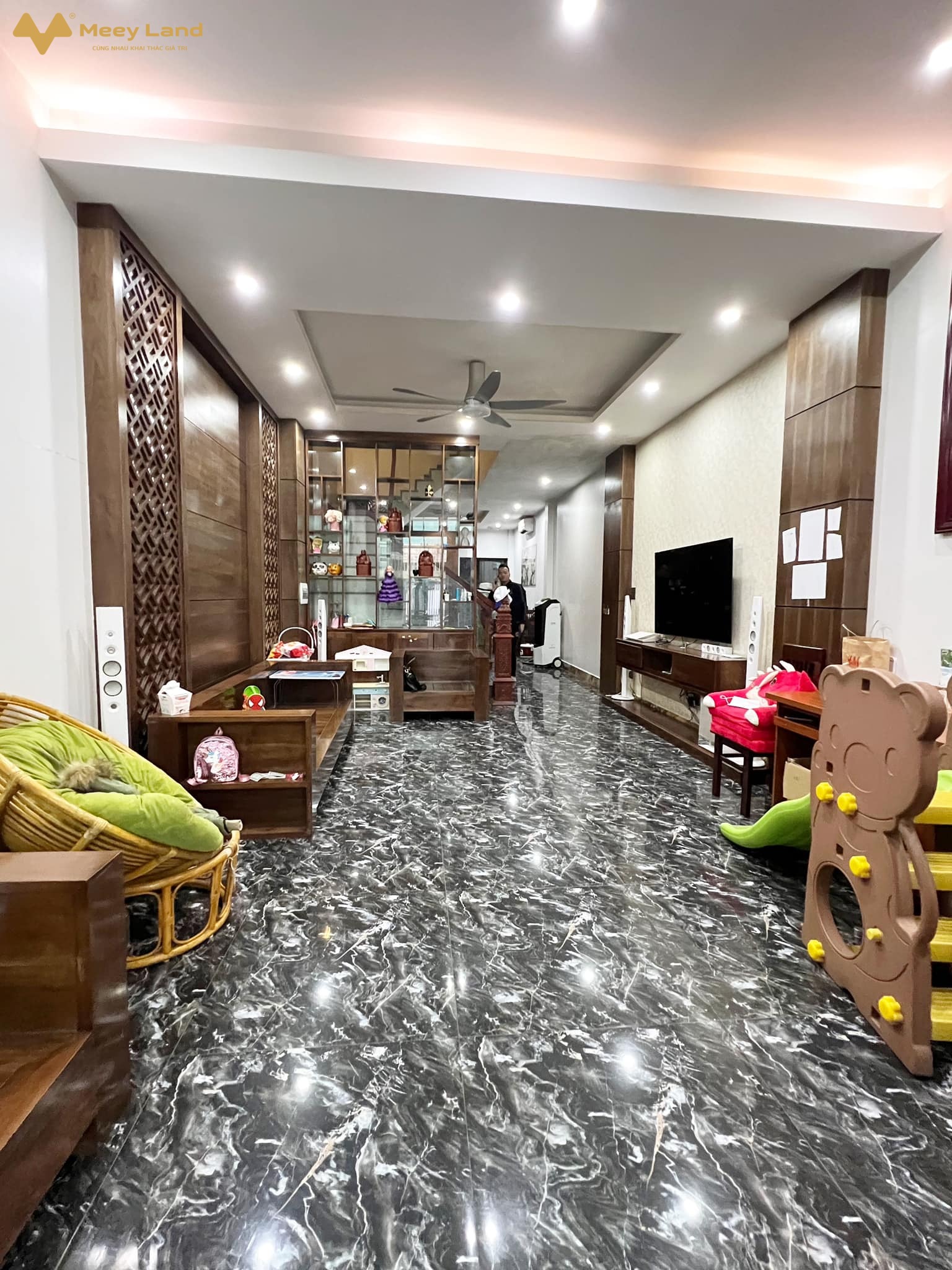 Nhà xây biệt thự Đại Mỗ, Nam Từ Liêm 102m2, 4 tầng, tặng nội thất đẹp, ô tô đỗ