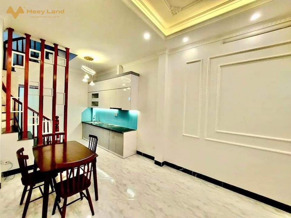 Bán nhà mới Vân Canh 33,8m2, xây 5 tầng, 4 phòng, chỉ 50m đường ô tô đỗ, giá 4.7 tỷ