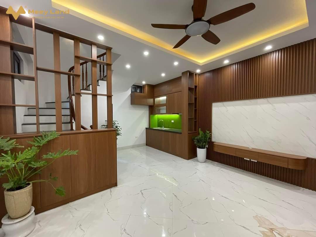 Bán nhà Đại Mỗ 35m2, 5 tầng, nội thất đẹp, ô tô đỗ gần, giá 5.5 tỷ