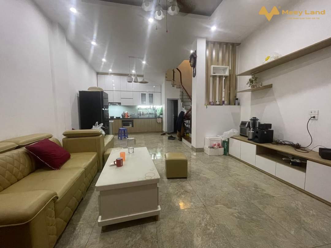 Bán nhà An Khánh, tự xây, 40m2 x 5 tầng, tặng nội thất, gần đường lớn, khu biệt thự