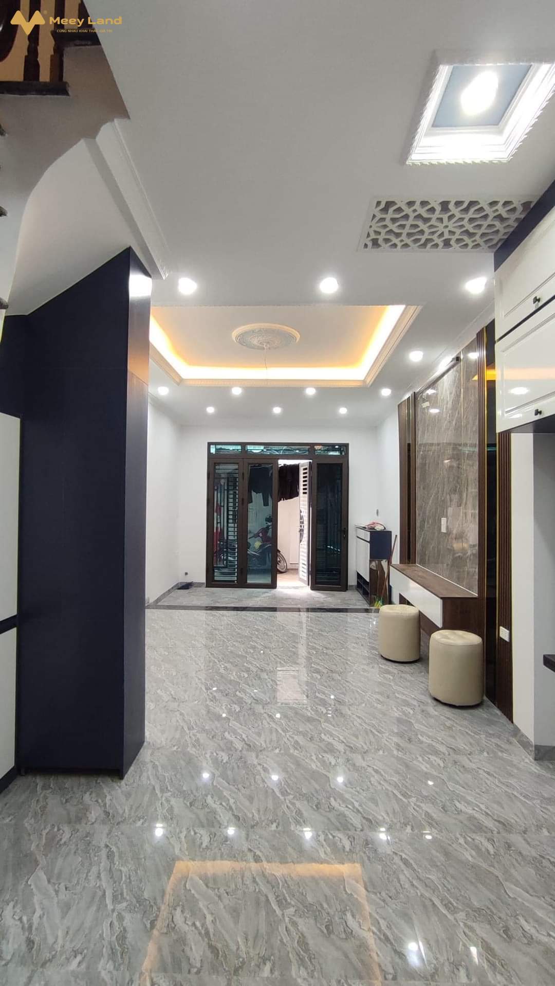 Nhà mới Đại Mỗ, sát Vinhomes xây 5 tầng, ô tô đỗ gần, nội thất mới, tiện ích giá 5.2 tỷ