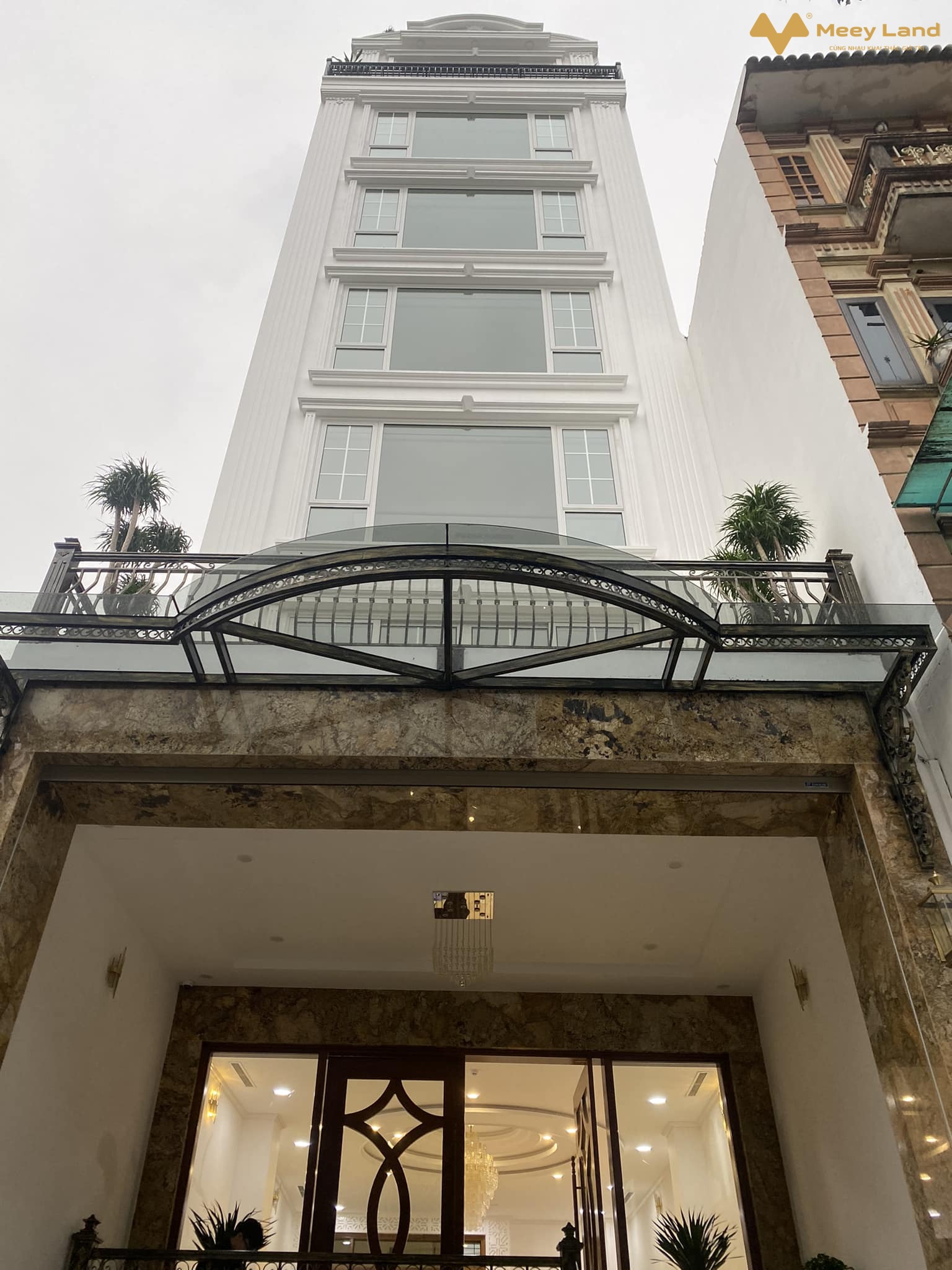 Bán tòa nhà văn phòng Trung Hòa, Cầu Giấy, 9 tầng nổi, 1 hầm mới