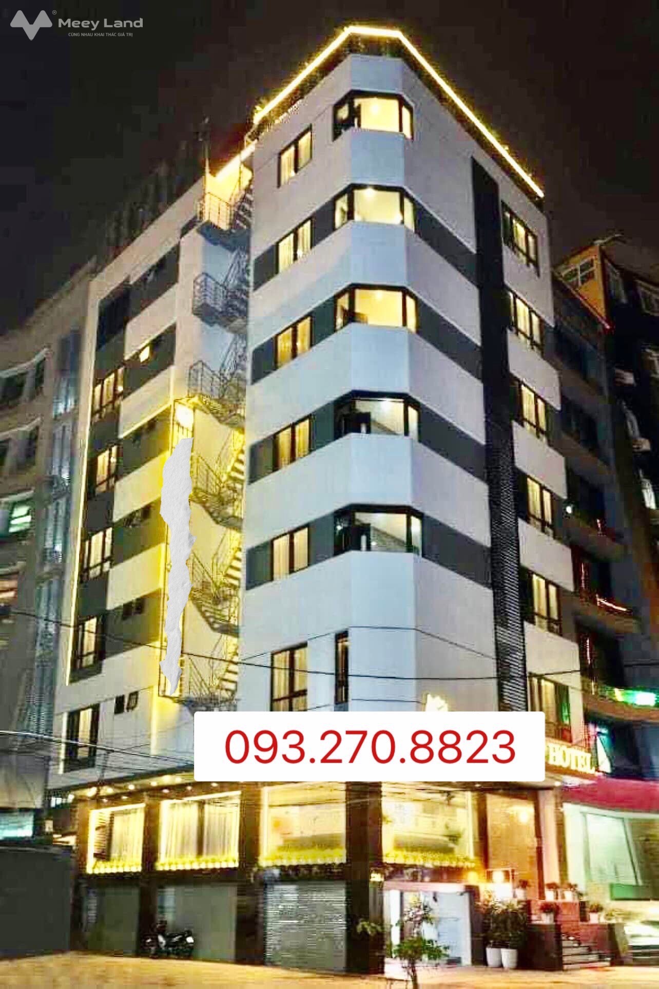 Bán khách sạn trung tâm Mỹ Đình, lô góc, 30 phòng, full nội thất