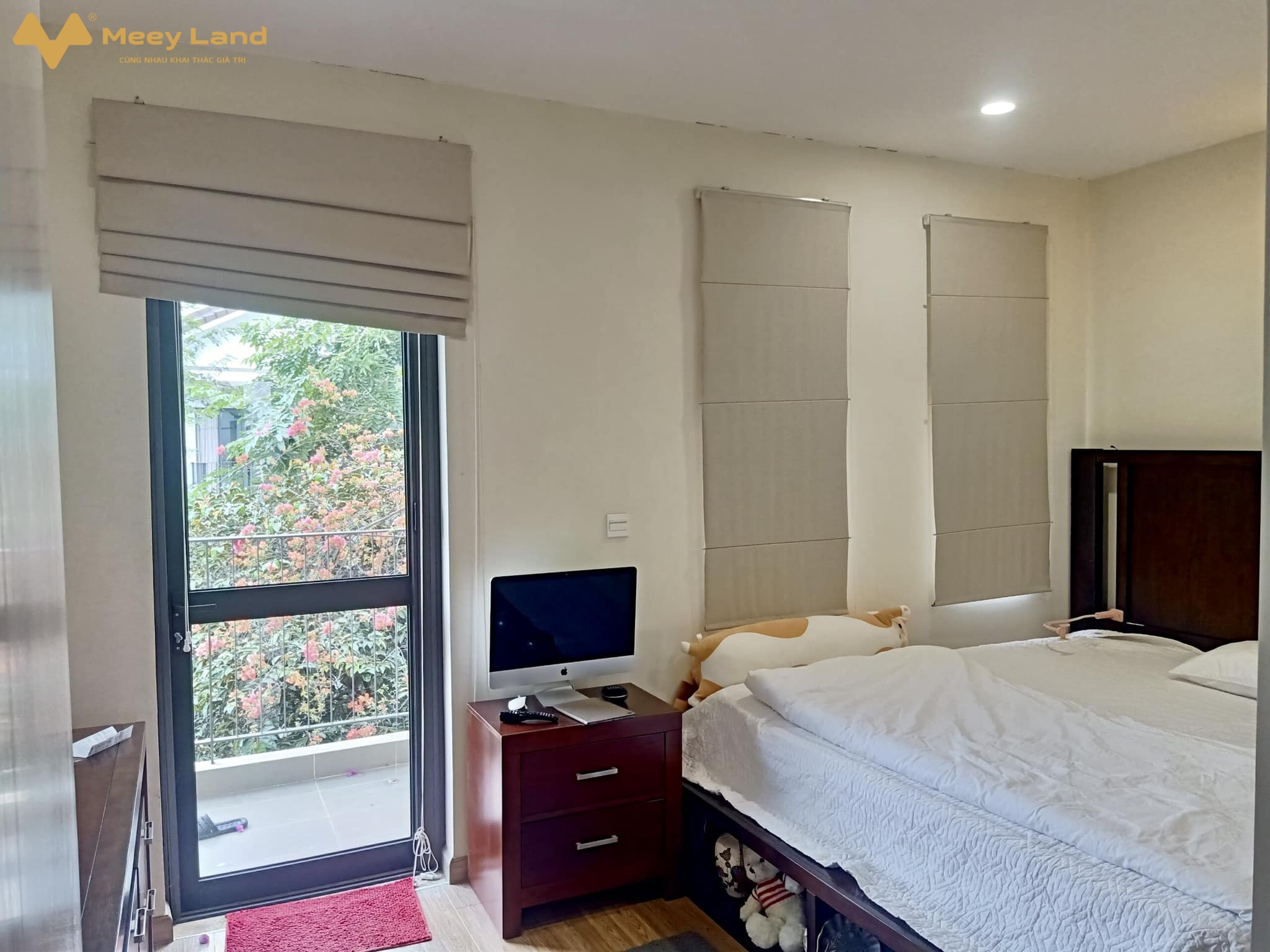 Bán biệt thự mặt hồ Vinhomes Thăng Long, hoàn thiện nội thất đẹp, giá tốt