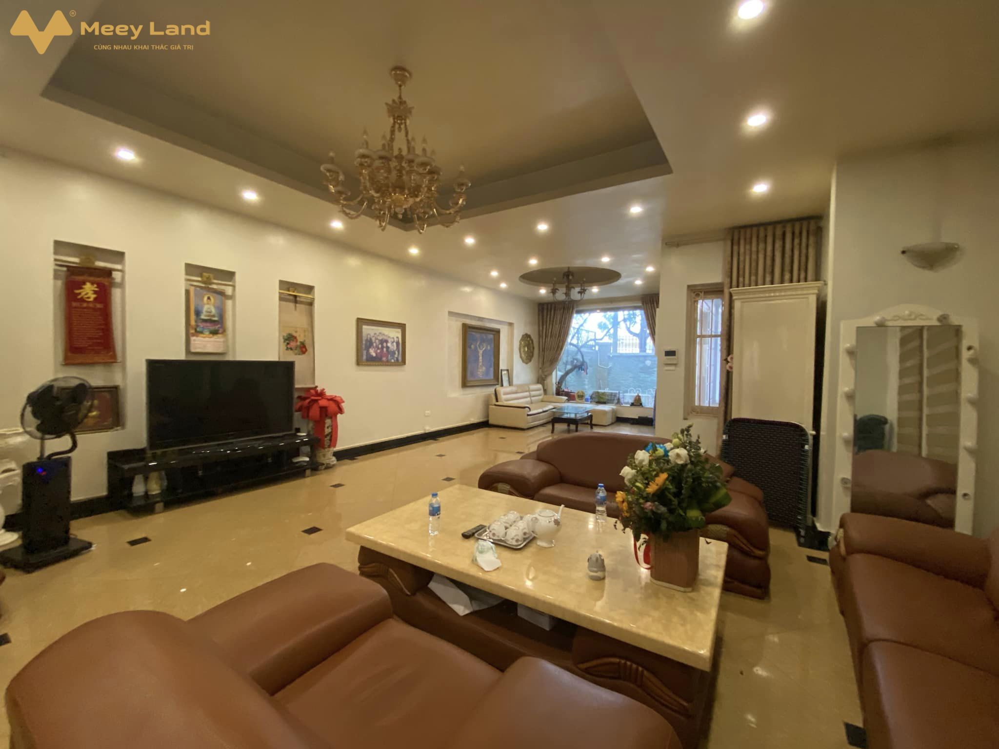 Chính chủ cần bán nhanh căn biệt thự ngay gần công viên Nghĩa Đô, Cầu Giấy