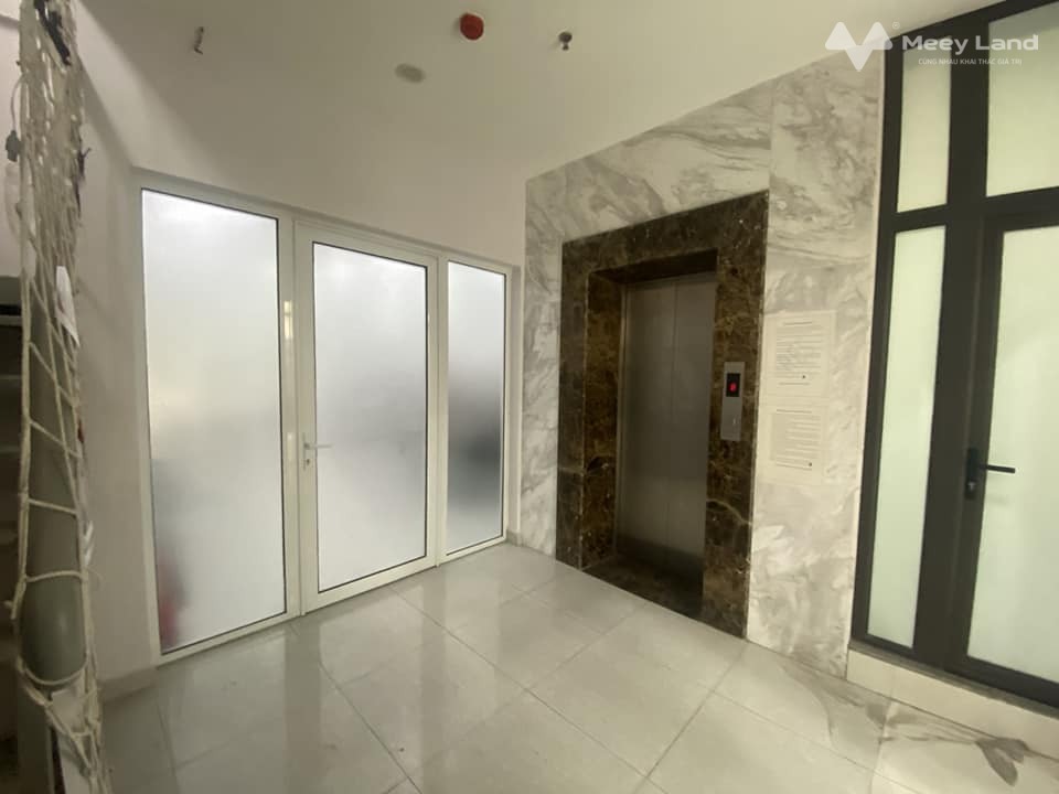 Mặt phố Trần Đăng Ninh, trung tâm Cầu Giấy, 9 tầng, thang máy, cho thuê 140 triệu/ tháng