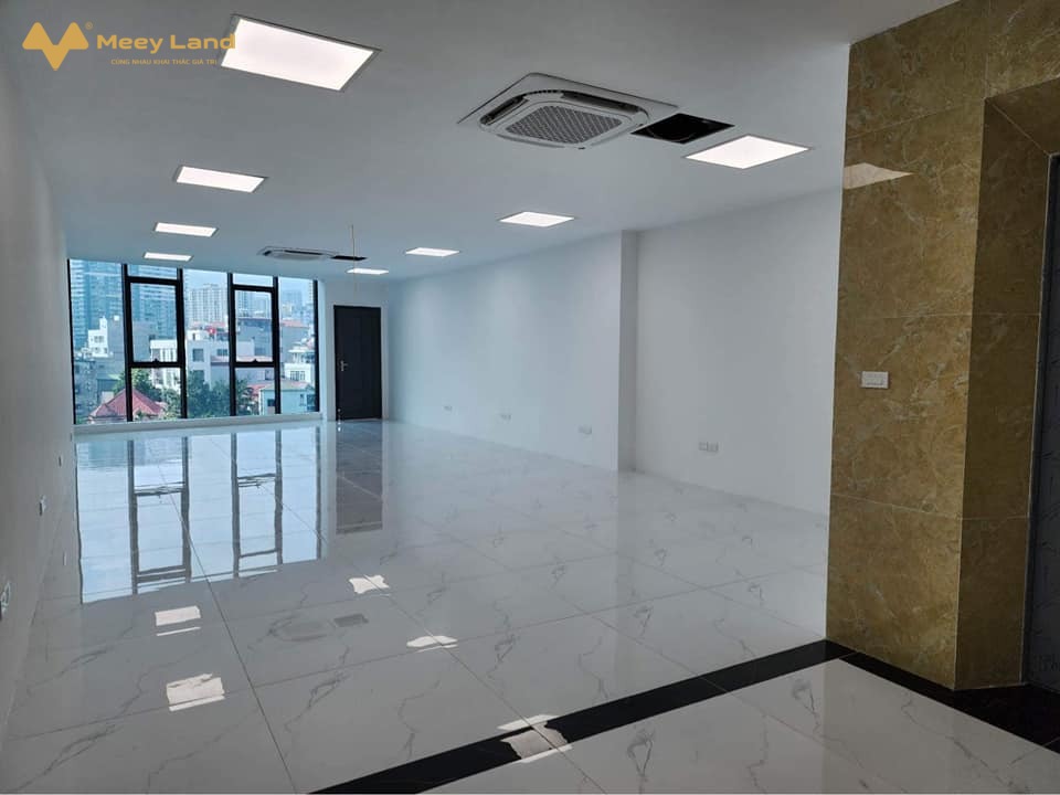 Bán nhà phố Cự Lộc, gần Ngã Tư Sở, cạnh Vinhomes Royal City, 8 tầng thang máy