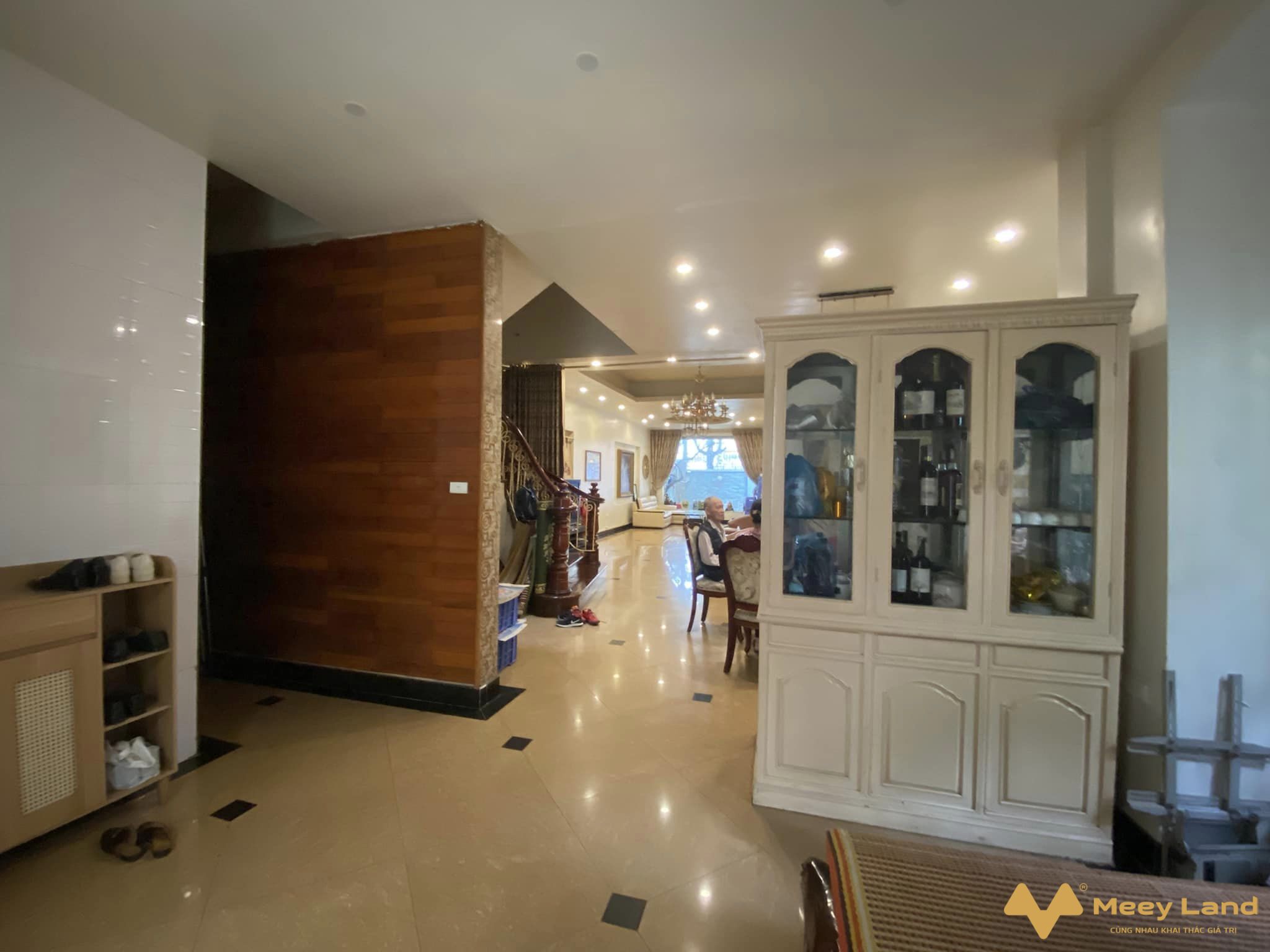 Chính chủ cần bán nhanh căn biệt thự ngay gần công viên Nghĩa Đô, Cầu Giấy