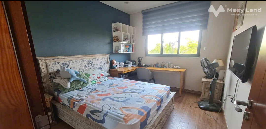 Bán biệt thự Vinhomes Thăng Long, lô góc, view hồ giá tốt nhất, tặng full nội thất