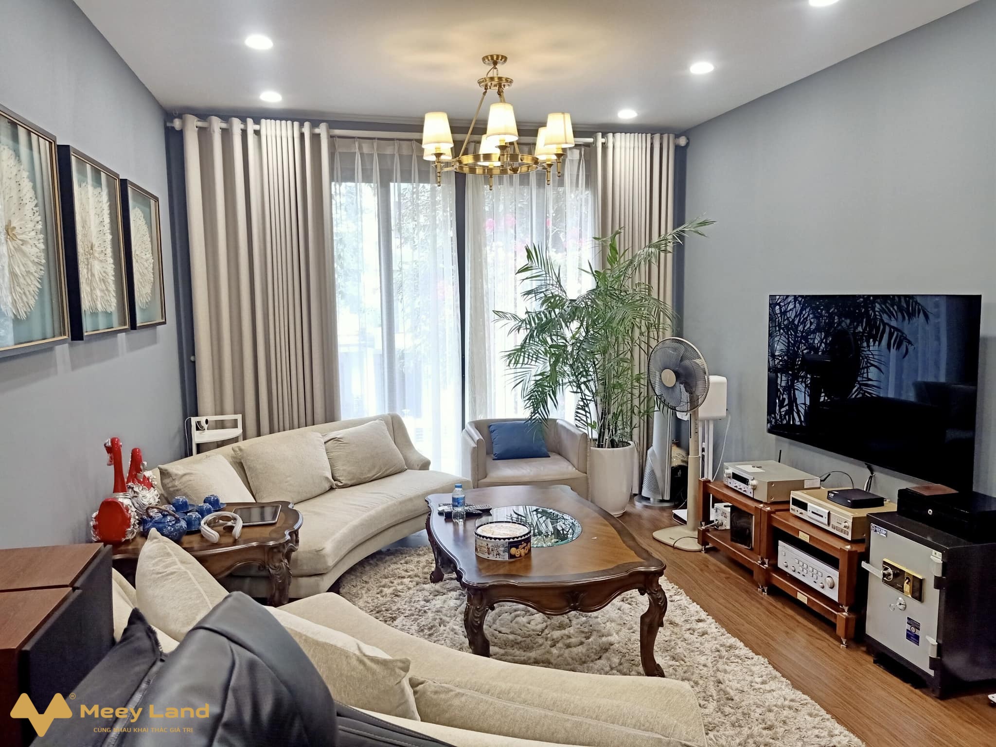 Bán biệt thự mặt hồ Vinhomes Thăng Long, hoàn thiện nội thất đẹp, giá tốt