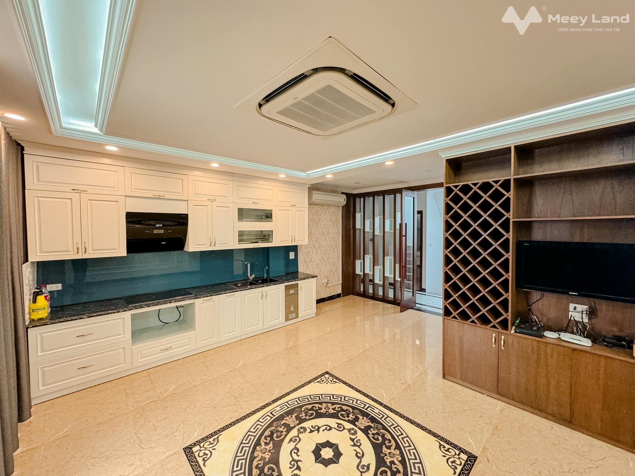 Phố Quan Nhân, Thanh Xuân, lô góc, 9 tầng, thang máy mới, vỉa hè, ô tô tránh