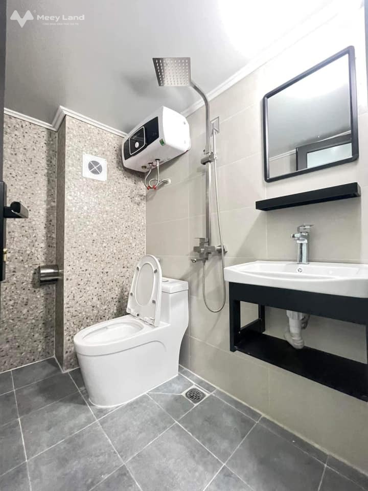 Chung cư mini phố Quan Nhân, gồm 21 phòng khép kín, 3 mặt thoáng, cho thuê 140 triệu/ tháng